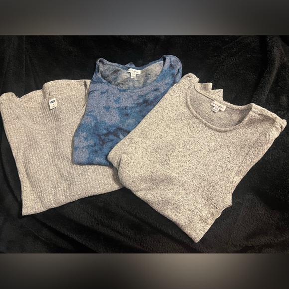Lot of 3 Sweaters- 1 Old Navy and 2 Love Fire, women’s XS petite - Picture 1 of 4